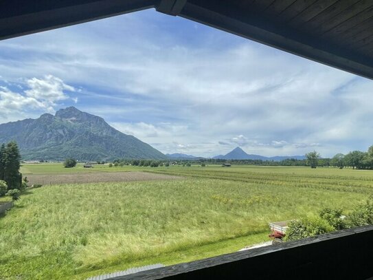 THIS VIEW ! Gründerzeit Landhausvilla mit viel Potential und 4 Wohnungen auf 1000m² Grundstück bei Anif