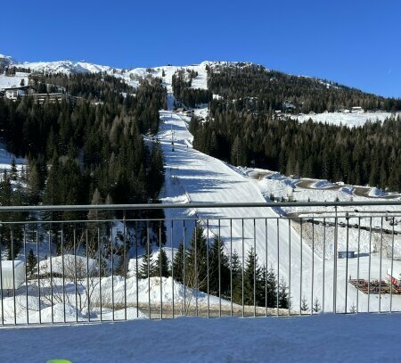 Hajek Immobilien präsentiert - Nassfeld - Traumwohnung direkt an der Skipiste