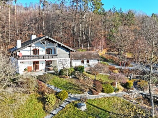 Zauberhaftes Landhaus mit Grünlandanteil, Schwimmbiotop und Panoramablick in Südlage