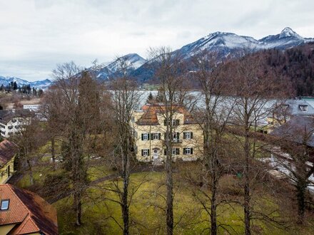 Seenahe Dachterrassenwohnung im Herzen von Strobl