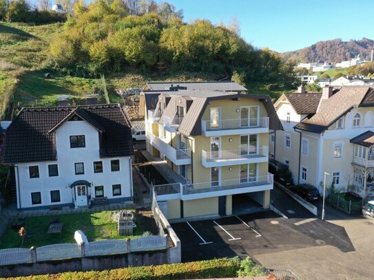 Gmunden: Garage & Parkplatz zu vermieten