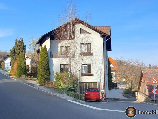 Nähe Kirchschlag: Ein- Zweifamilienhaus in schöner Aussichtslage!