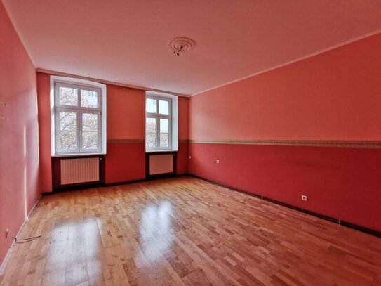 ++NEU++ Sanierungsbedürftige 3-Zimmer Altbau-Wohnung, viel Potenzial!