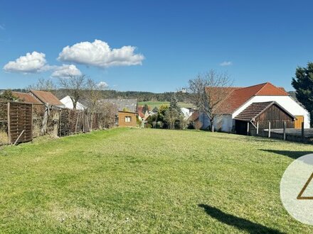 Wohnhaus mit großem bebaubarem Grund und traumhaften Blick!