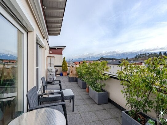 Großzügige Dachgeschoßwohnung mit 5 Zimmern, traumhafte Dachterrasse und Loggia.