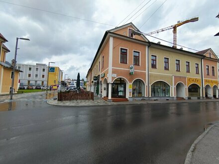 Büro-Praxis - Direkt im Zentrum, Parkplätze vor dem Haus!