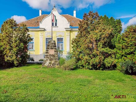 Historisches Haus mit großem Grundstück. - Zentral in Beled. - Ca. 30 Min. zur Grenze nach AT.