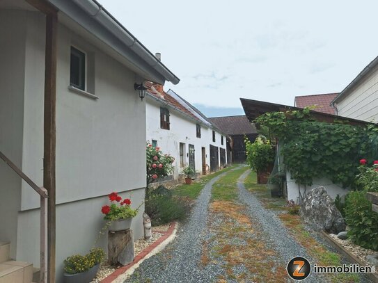 Welgersdorf: Landhaus im Ortsverband mit Stadl und Obstgarten