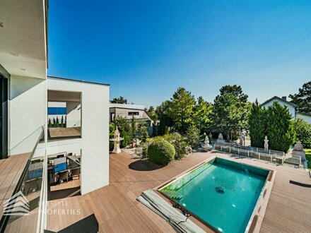 Luxuriöse 5-Zimmer-Designvilla mit fantastischem Garten und Pool, Stadtgrenze