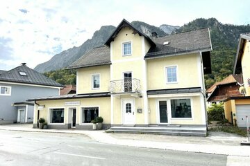 Gewerbe-/Wohnhaus im Ortskern von Grödig!