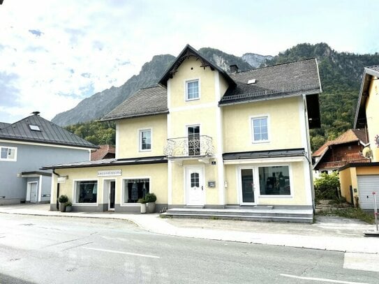 Gewerbe-/Wohnhaus im Ortskern von Grödig!