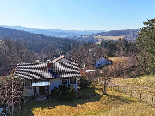 Herrliche Sonnenlage mit wunderschönem Fernblick auf großzügigem Grundstück - TEILBAR!