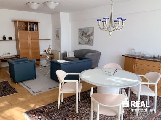 Mit Eleganz und Aussicht - große Dachgeschoßwohnung mitten in Vöcklabruck