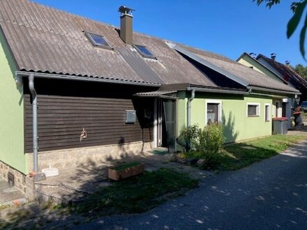 Kleines Einfamilienhaus in wunderschönem Grünblick zum Golfplatz Haugschlag