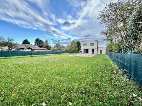 EINFAMILIENHAUS MIT 6 ZIMMER UND POOL IN GRÜNRUHELAGE