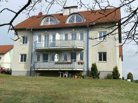 Eigentumswohnung im Dachgeschoß am Stadtrand von Schrems