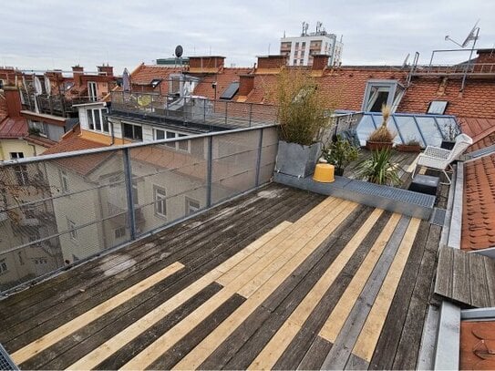 Zentrum: Dachterrasse und Balkon, hell, gemütlich, gepflegt, Lift