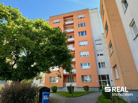 Große modernisierte 4 Zimmer Wohnung inkl. Loggia in Wels! Top Preis!