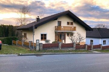 Schönes Einfamilienhaus in sonniger Aussichtslage Nähe Hoheneich