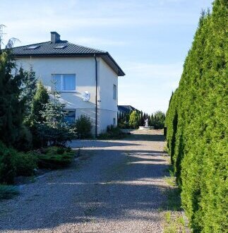 Einfamilienhaus auf 1767 m2 großem Grundstück, 11 Minuten zum Zentrum Radom!