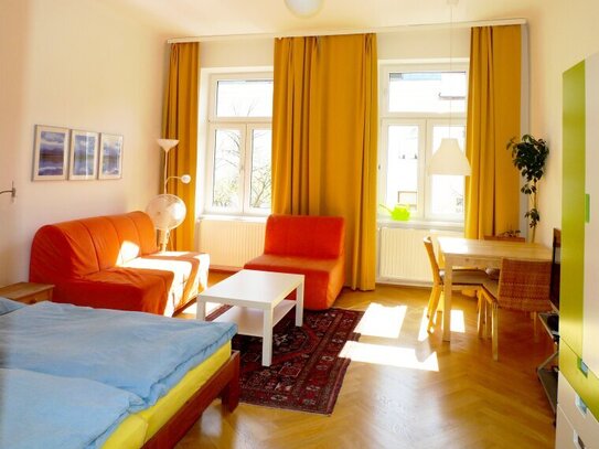 Provisionsfrei ! Traumhafte, südseitig ausgerichtete Wohnung ganz in der Nähe der Wirtschaftsuni !