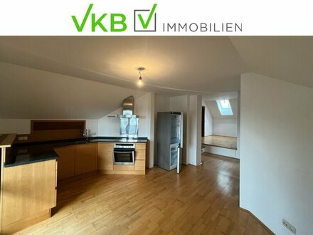 Große Wohnung mit Balkon und Garage im Zentrum