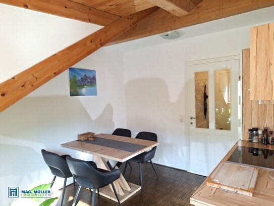 ON TOP - mit Charme - 2-Zimmer-Loft im Dachgeschoss einer Ceconi-Villa