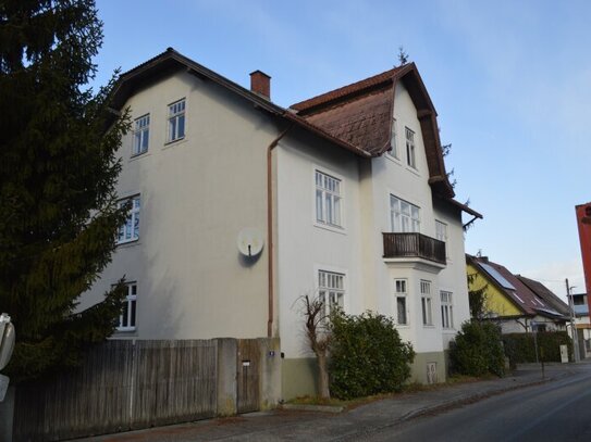 ERFOLGREICH VERKAUFT!! Mehrfamilienhaus im Zentrum von Wilhelmsburg günstig abzugeben! Baufantasie! Bauträger!