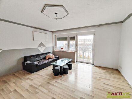Fußläufig zum Hauptbahnhof. - Gepflegte 3-Zi.-Wohnung großen Fenstern. - 2. OG mit Lift.