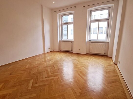 Fussgängerzone Favoritenstraße, 79 m2 Altbaubüro, 3 Zimmer, Küche, Wannenbad, 2. Liftstock, U1-Nähe, Pernerstorfergasse