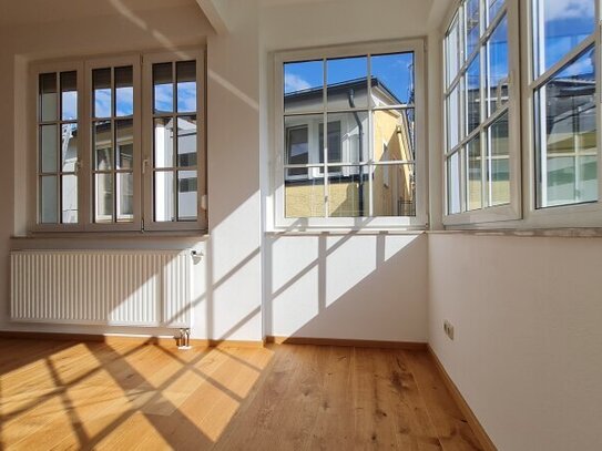 NEU sanierte, helle 3-Zimmer Wohnung mit wunderschönem Bergblick zu Vermieten