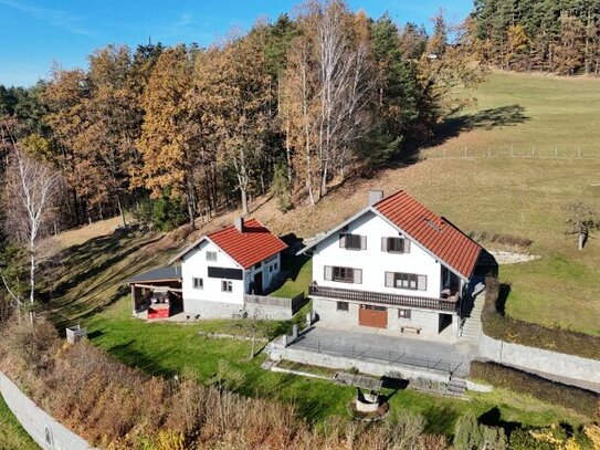 MÜHLVIERTLER CHARME: Modernisiertes Wohnhaus mit 8.559 m² Wald und 4.861 m² Wiese