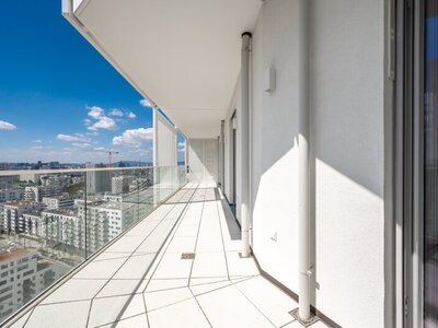 SONNIGER PANORAMABLICK bis zum RIESENRAD - bezugsfertig! (T189)