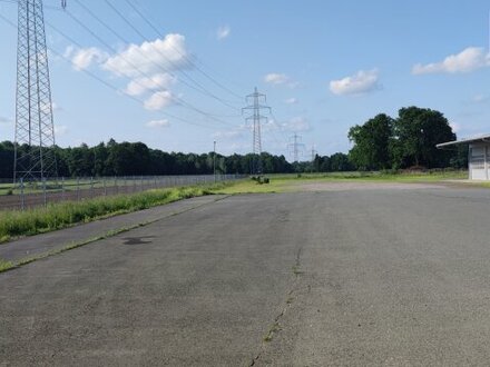 FREIE STELLFLÄCHEN ab 1000 m² in unmittelbarer NÄHE Autobahnabfahrt bzw. -auffahrt A9 Gersdorf. GEZÄUNT mit elektrische…