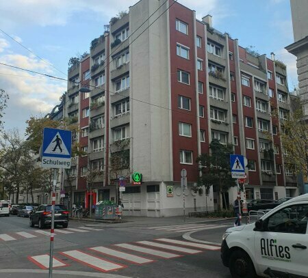 Wohnen im Herzen Wiens: 3-Zimmer-Wohnung in 1040 Wien zum Kauf".