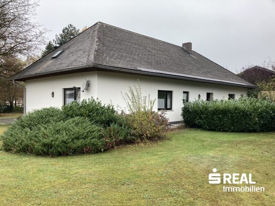 Gemütliches Wohnen auf einer Ebene - großzügiger Bungalow mit großem Grundstück