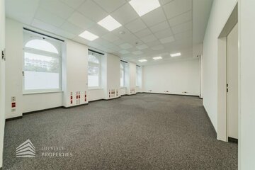 Exklusive Ordinationspraxis / Büropraxis, Nähe Kardinal-Nagl-Platz