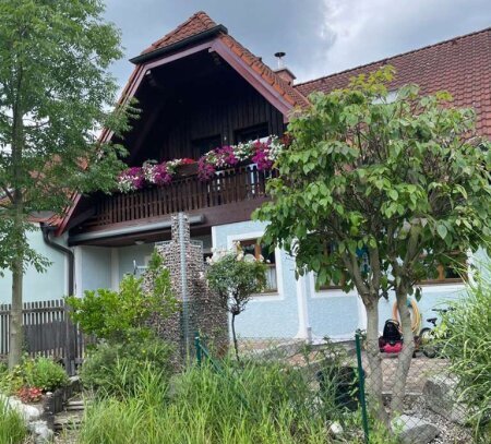 Traumhaftes Einfamilienhaus - extrem schön gestalteter Garten- 1000m² Gst.