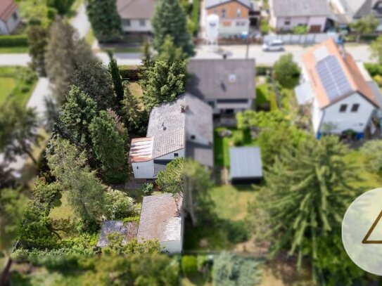 Kleines Haus auf idyllischem Eckgrundstück