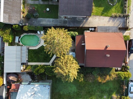 HERRLICHE LAGE!!!: Einfamilienhaus mit Pool in absoluter Ruhelage I separates Gästehaus I Garage I großer Garten I Grün…