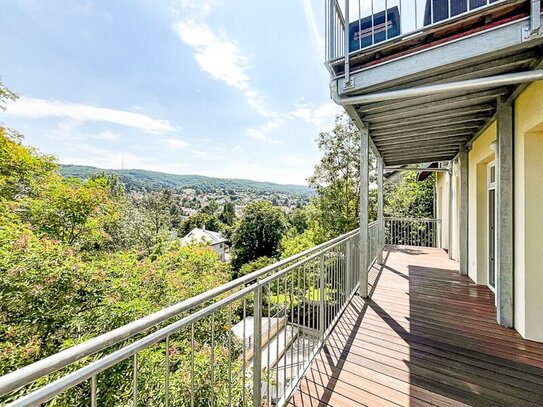 Charmante Altbaubauwohnung mit Balkon! Großzügig und lichtdurchflutet!