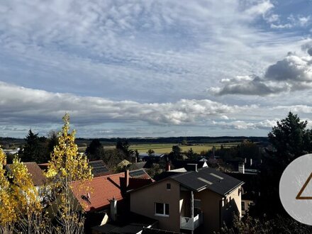 Geräumige 3 Zimmer Wohnung mit toller Aussicht, Lift und Loggia