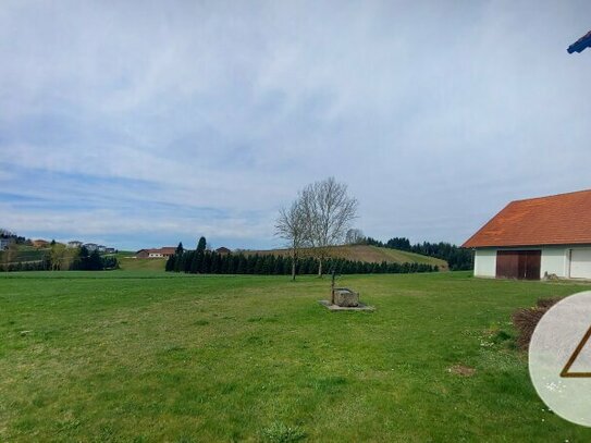 Rarität an der Grenze zu Deutschland. Zweifamilienhaus mit 6,4ha Grund