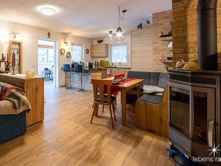 Exklusives Haus mit Nebengebäuden. Unmittelbare Nähe Millennium-Express Nassfeld.
