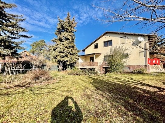 Traumhaftes 932m² Baugrundstück mit sanierungsbedürftigem ca. 150m² Einfamilien mit Garage in bester Lage Nähe Mühlwass…