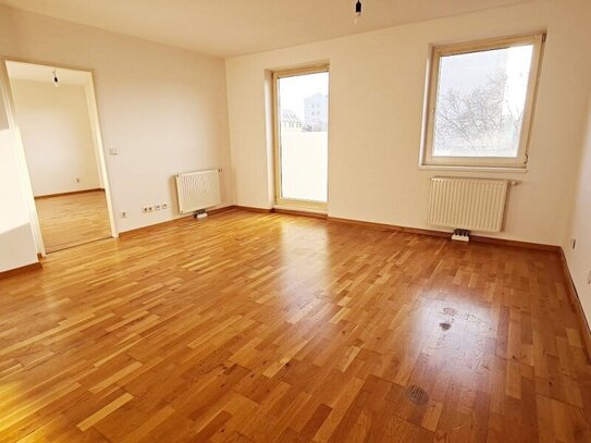 HOLBEINGASSE ECKE TROSTSTRASSE, 76 m2 Altbau, Wohnküche, 2 Zimmer, Wannenbad, Parketten, 4. Liftstock, unbefristet