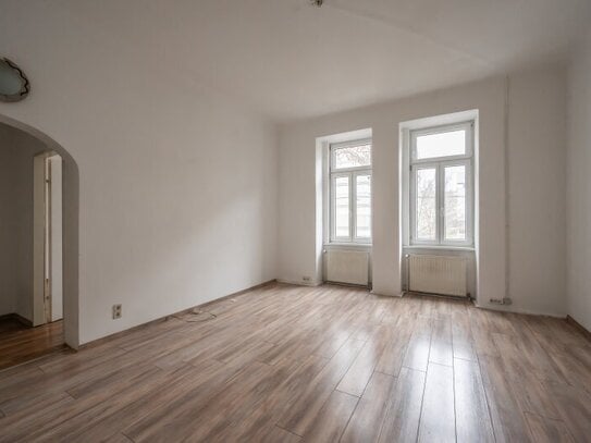 ++NEU++ sanierungsbedürftige 3-Zimmer Altbau-Wohnung in toller Lage!