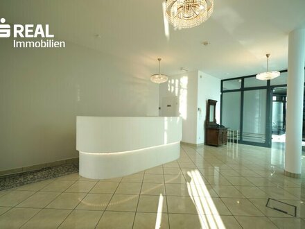 Büro oder Praxis mit 101m² in zentraler Lage, hell, sonnig mit ansprechendem Ambiente - Garagenplatz und Kundenparkplät…
