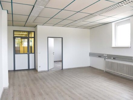 Büro - nahe Autobahnauffahrt Salzburg Nord