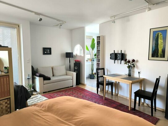 Studio Appartment mit Loggia in sehr gepflegtem Zustand